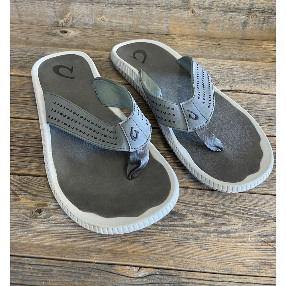 OluKai Men's Gray and White Flip-Flop Sandals